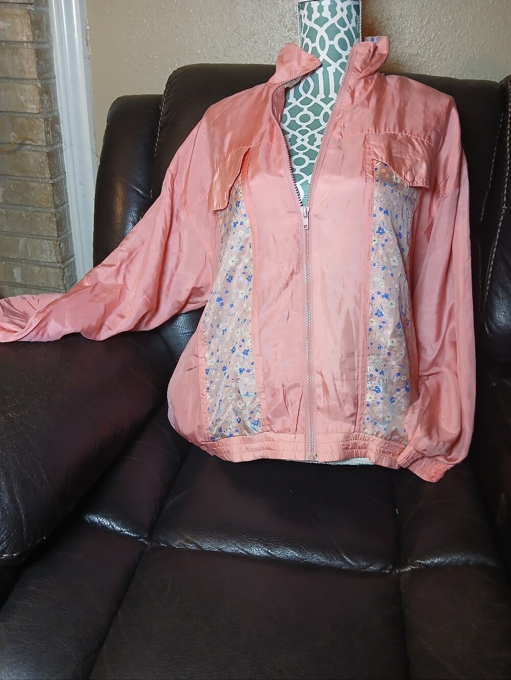 Vintage Pink Silk Nylon Windbreaker Jacket With Blue Fkoral Prints OnFrontPanels